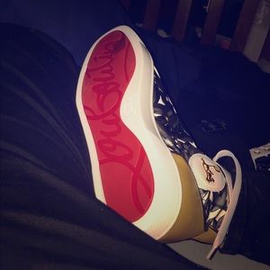 I’m moonwalking but my Christian Louboutin bleedin